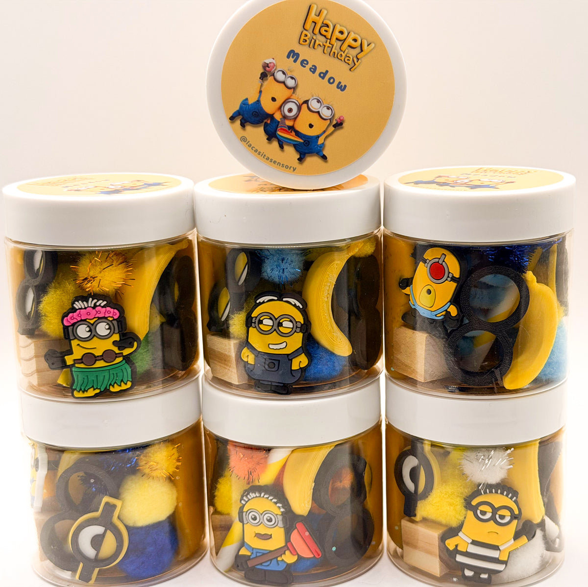 Petit monde signature inspiré des Minions