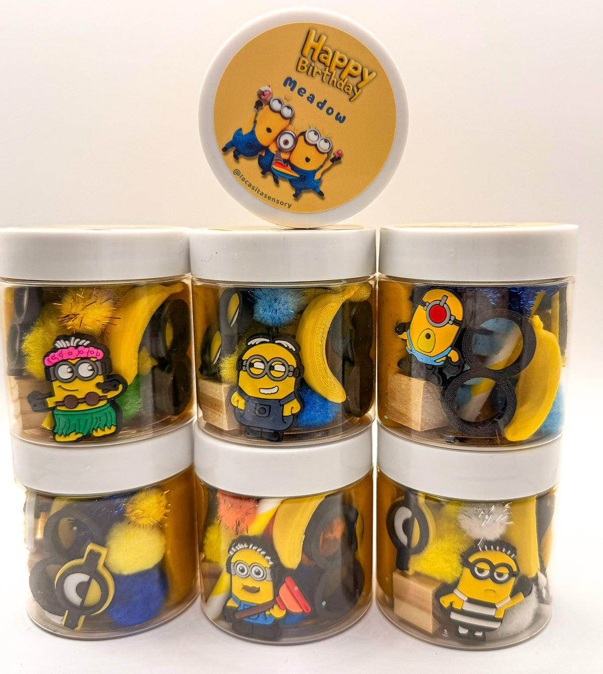 Petit monde signature inspiré des Minions