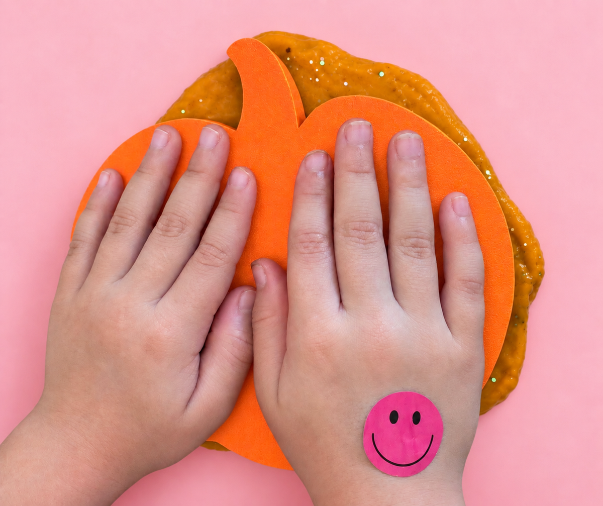 Happy Pumpkin Sensory Tray & Playdough Cutter